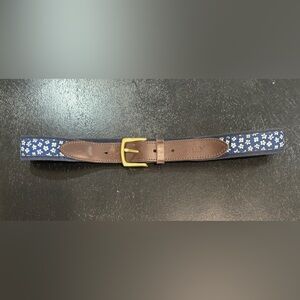 Vineyard Vines leather/fabric belt. Size 32